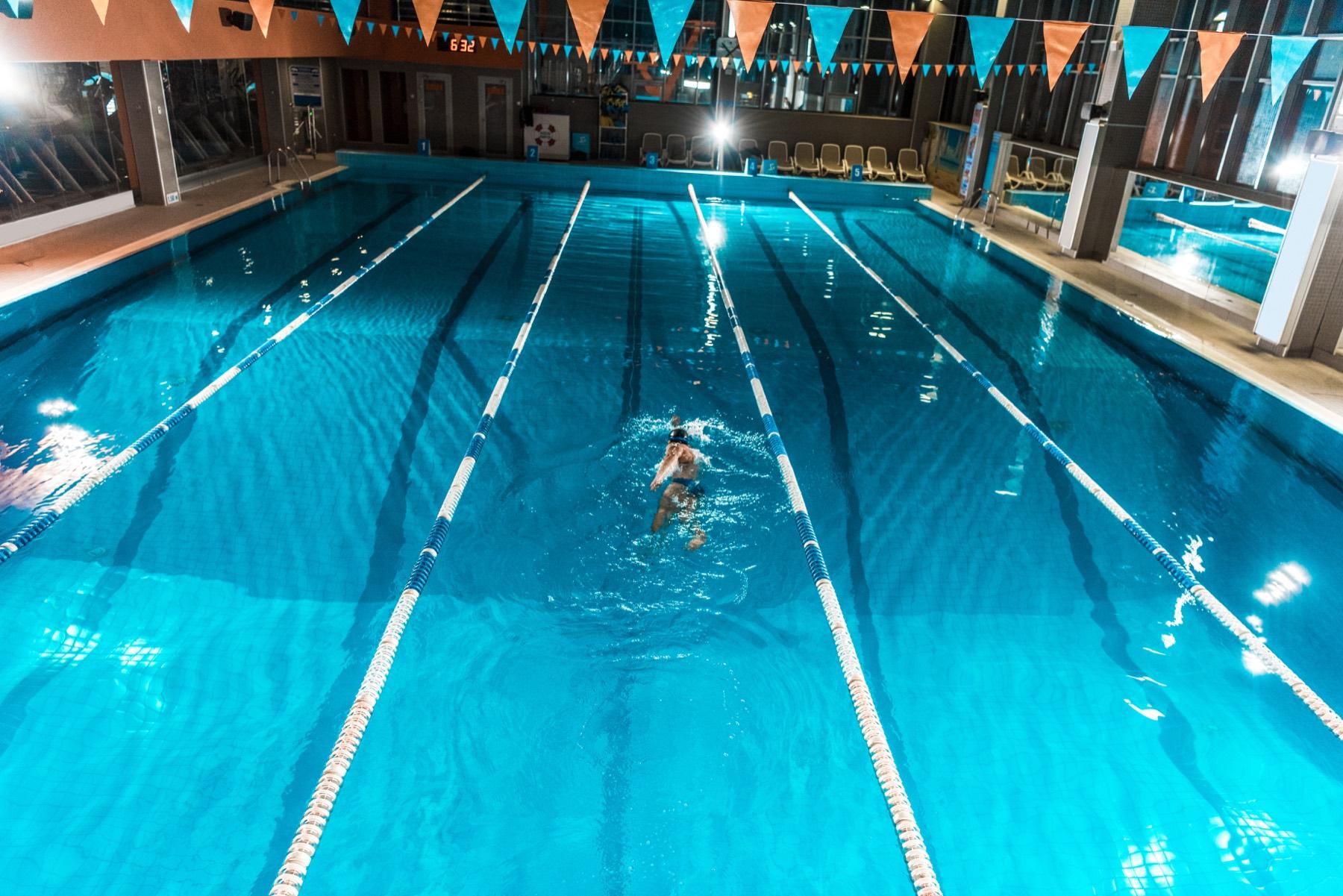Swimmer using drill work in structured training